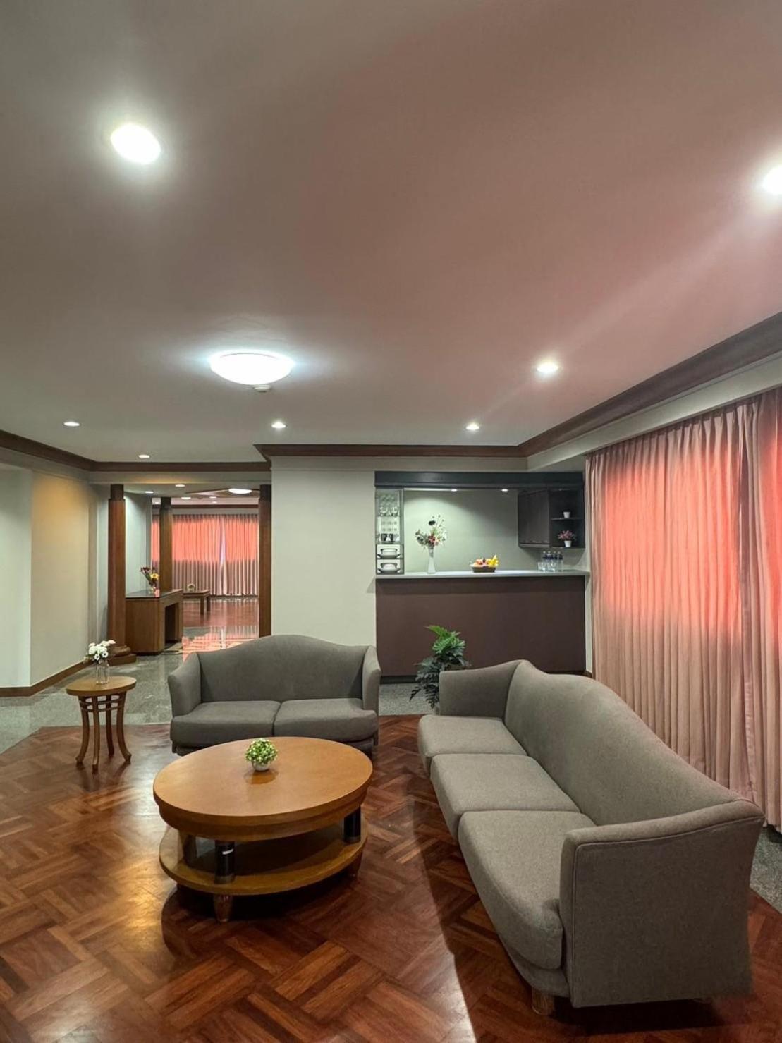 United Tower Thonglor By Aspira Apartman Bangkok Kültér fotó