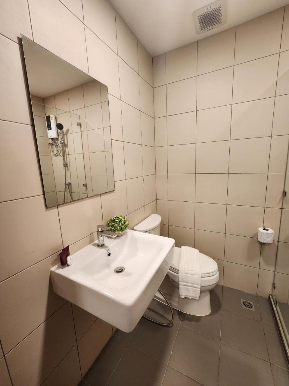 United Tower Thonglor By Aspira Apartman Bangkok Kültér fotó