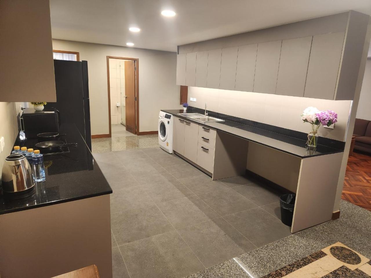 United Tower Thonglor By Aspira Apartman Bangkok Kültér fotó