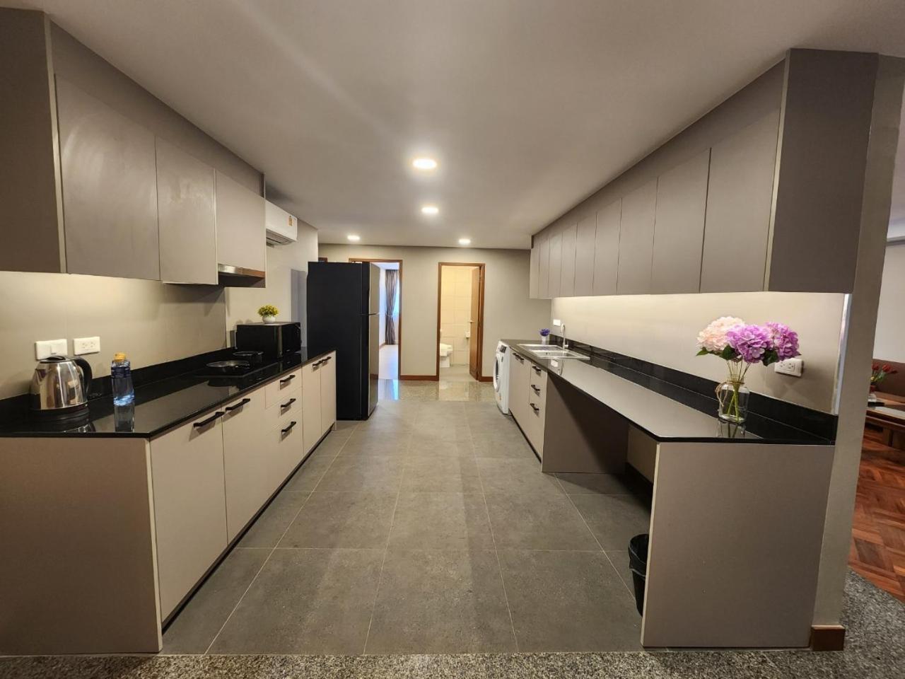 United Tower Thonglor By Aspira Apartman Bangkok Kültér fotó